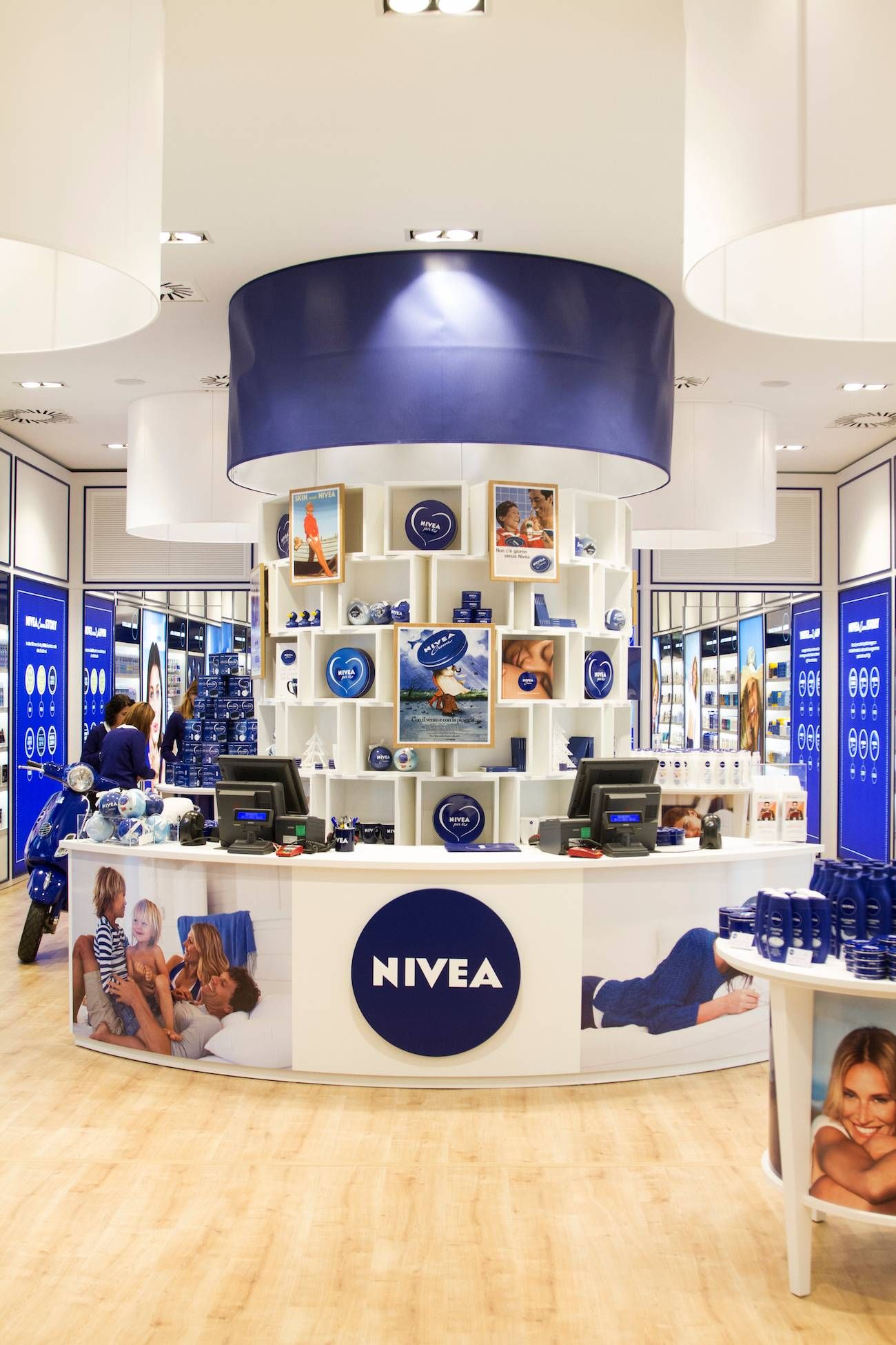 PERMANENT NIVEA SHOP adverteam